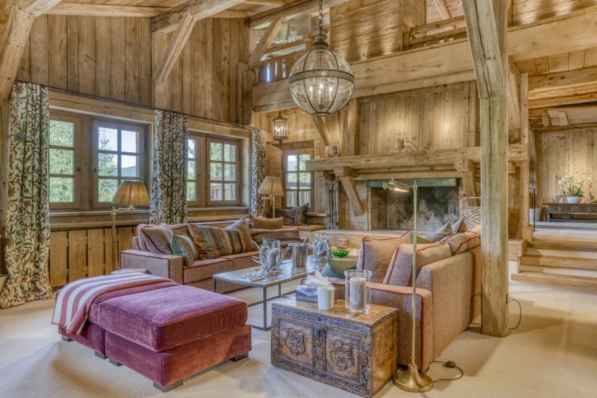 Charming Chalet With Sunlit Alpine Interiors photo 4