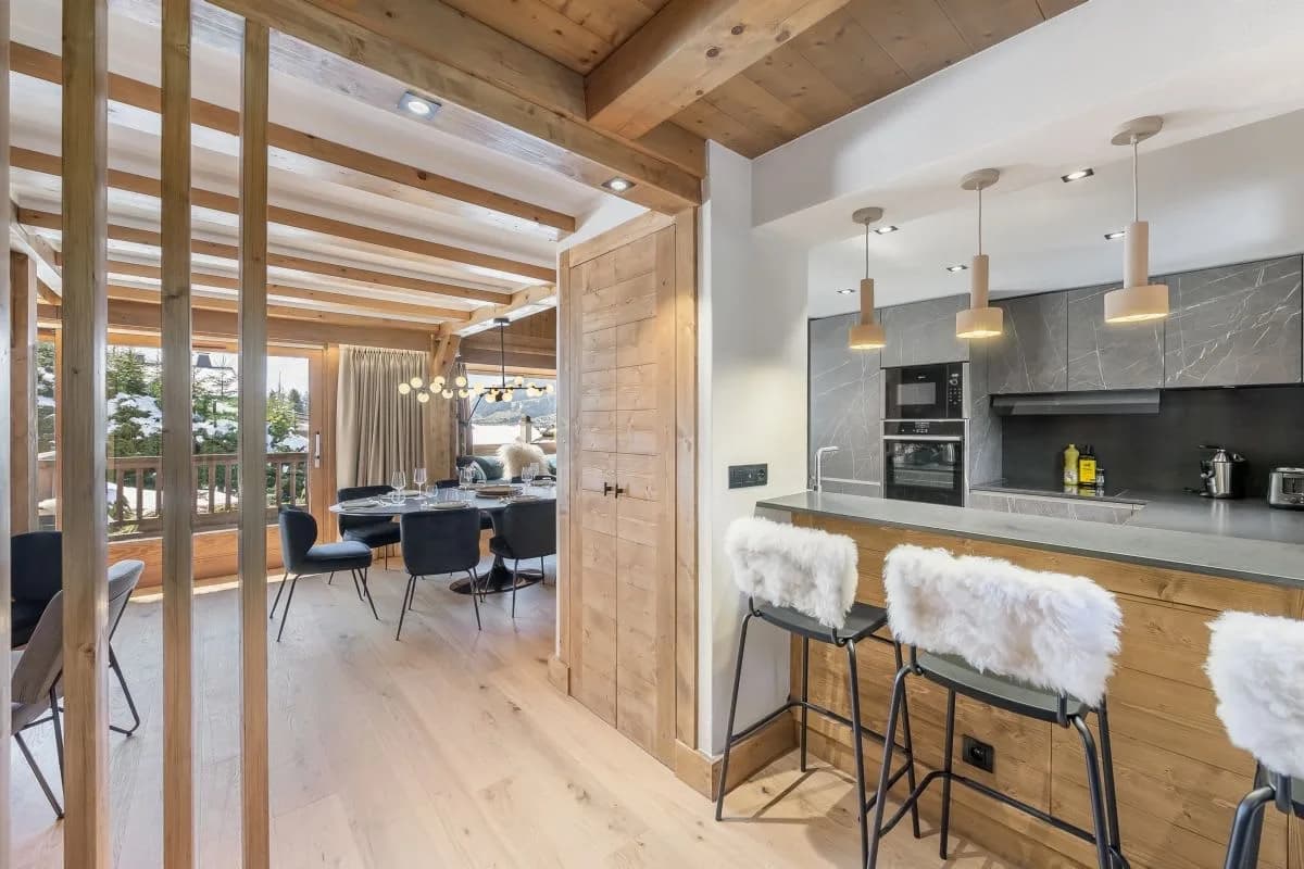 Spacious Alpine Home Near Chamois Lift photo 4