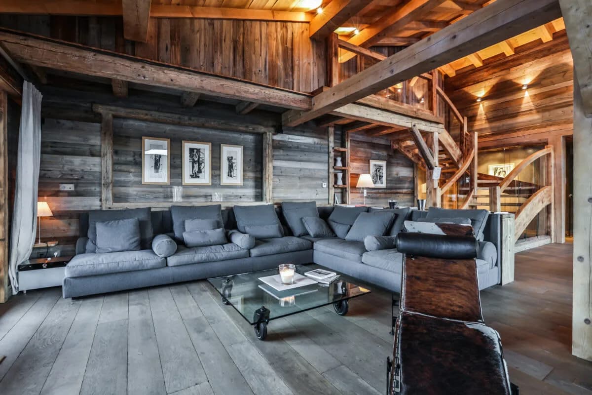 Sophisticated Chalet Surrounded By Mountain Peaks photo 4