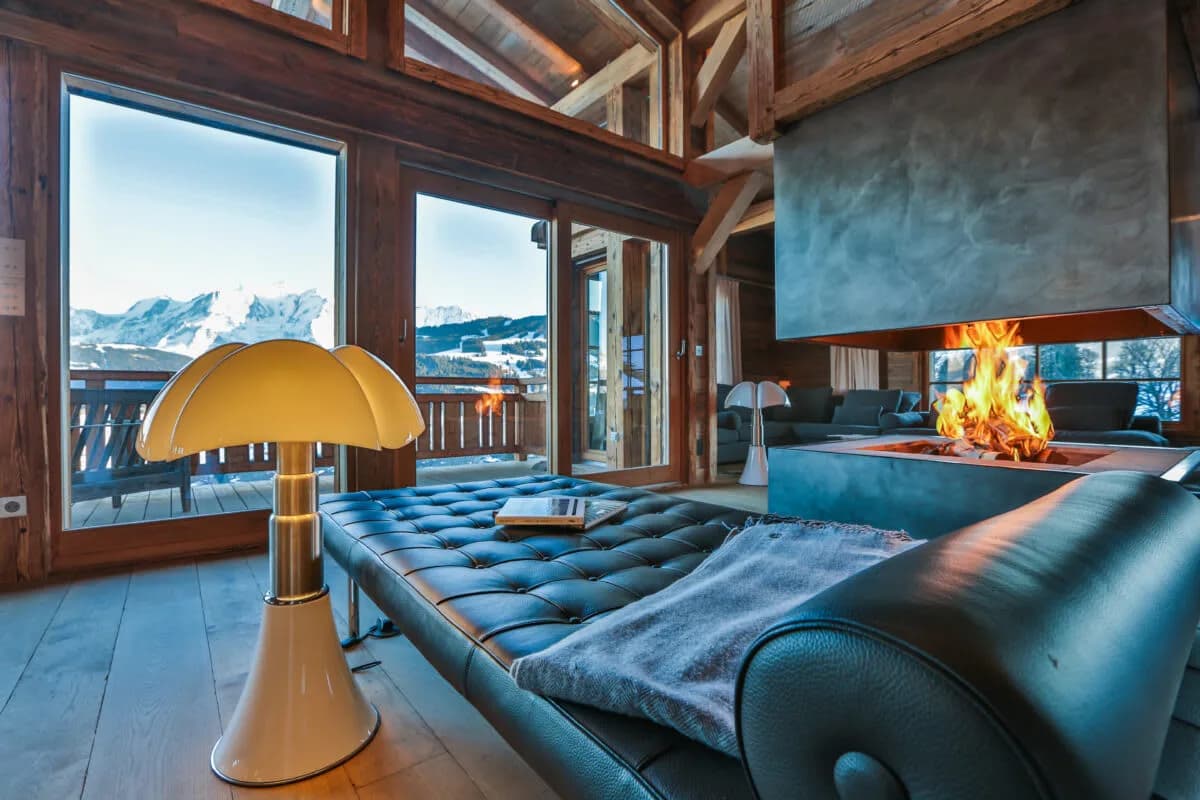 Sophisticated Chalet Surrounded By Mountain Peaks photo 5