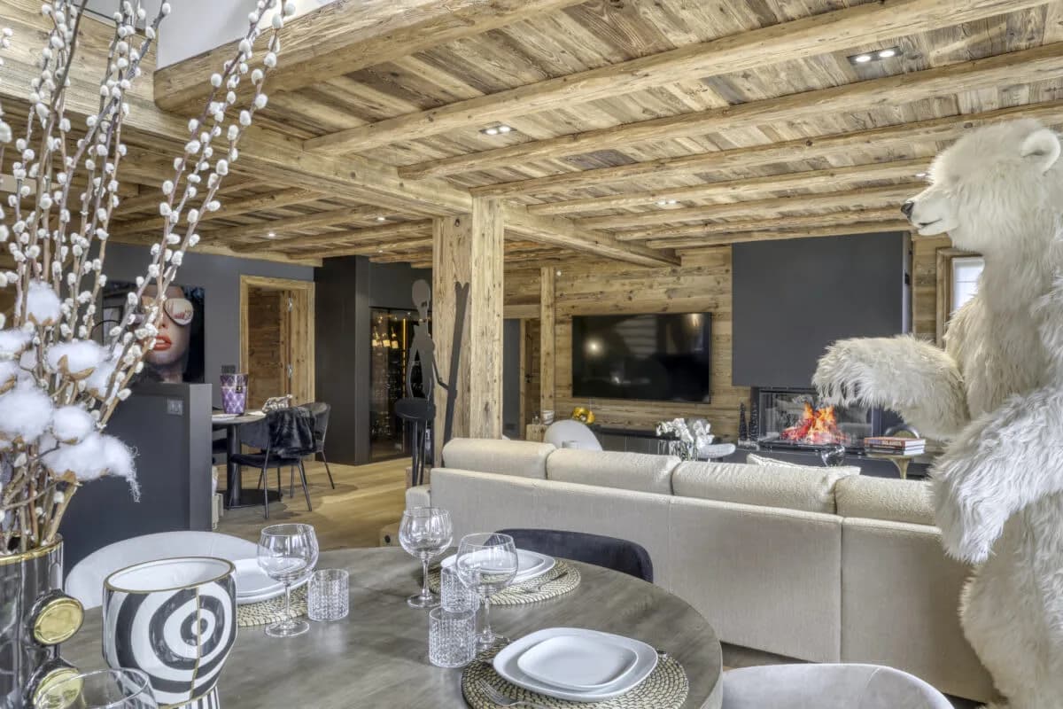 Contemporary Alpine Getaway With Classic Charm photo 4