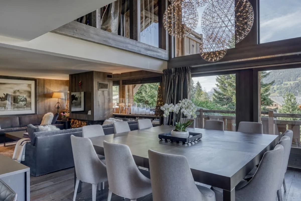 Luxurious Mountain Escape With Private Cinema photo 2