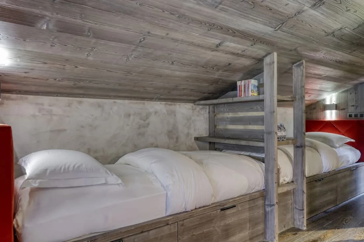 Luxurious Mountain Escape With Private Cinema photo 5