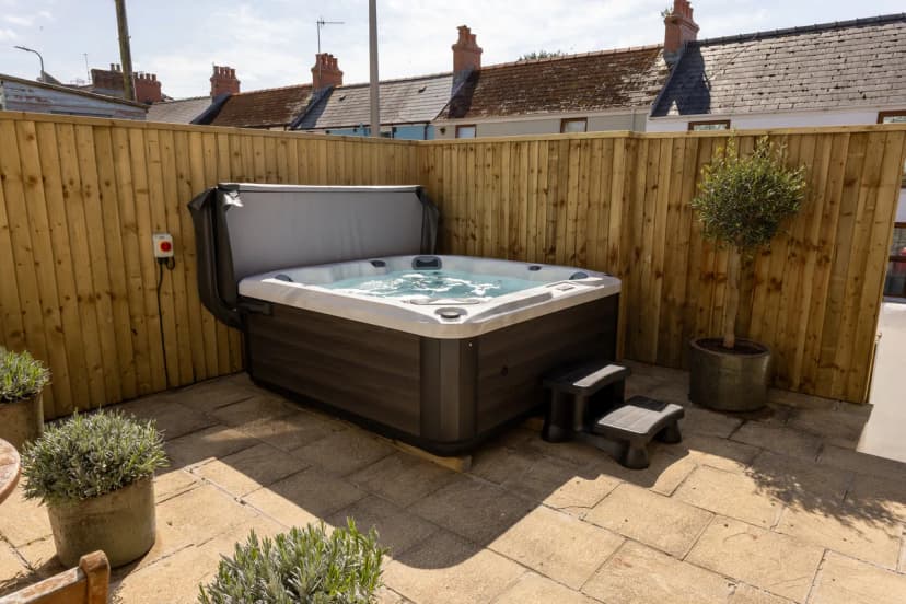 Charming Five Bedroom Retreat in Tenby