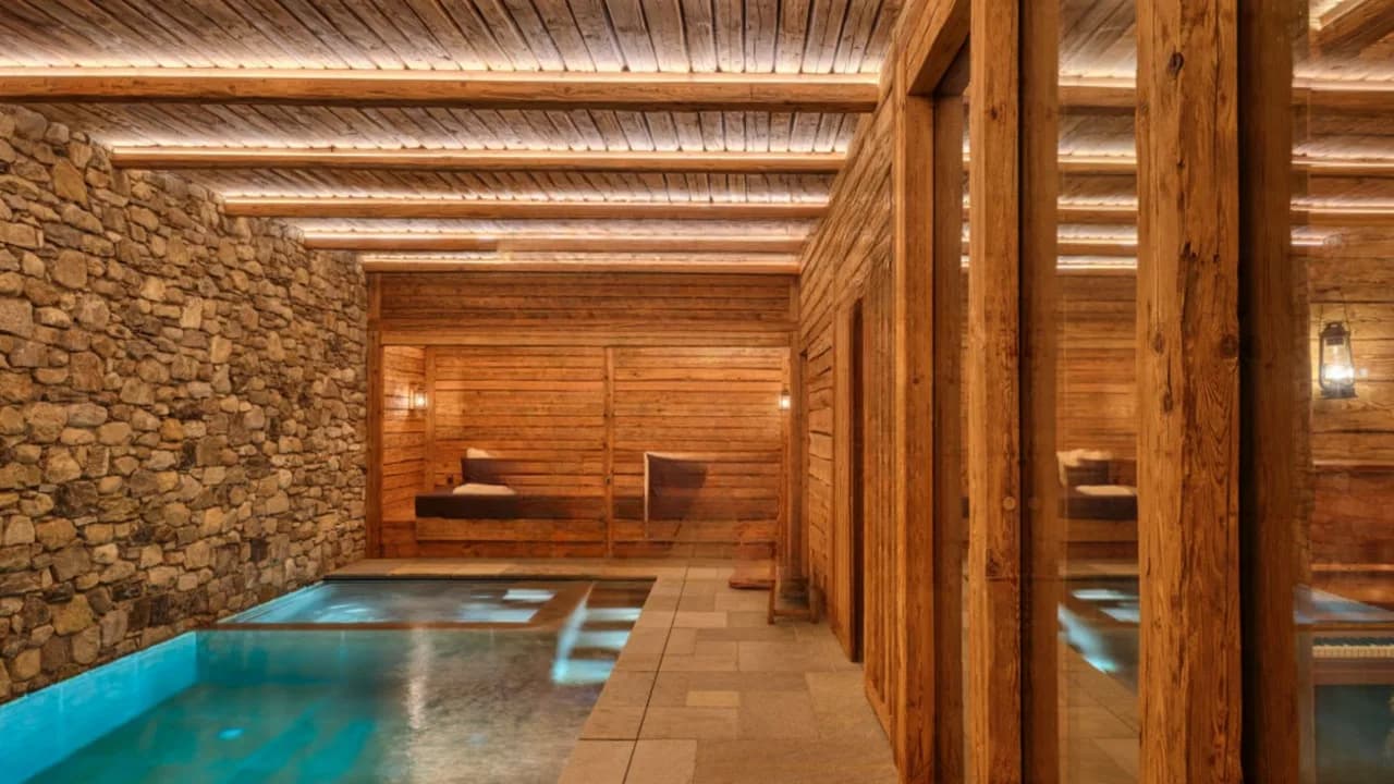 Elegant Chalet With Pool and Sauna photo 5