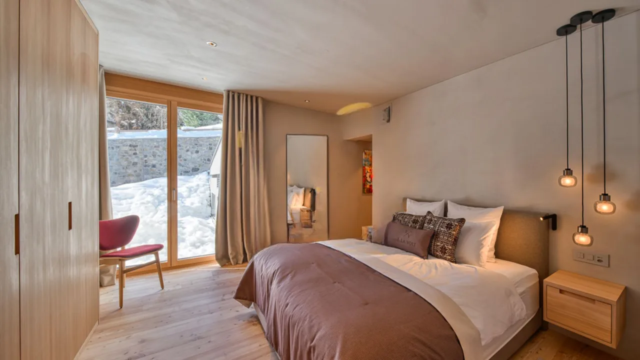 Refined Mountain Getaway With Private Spa photo 2