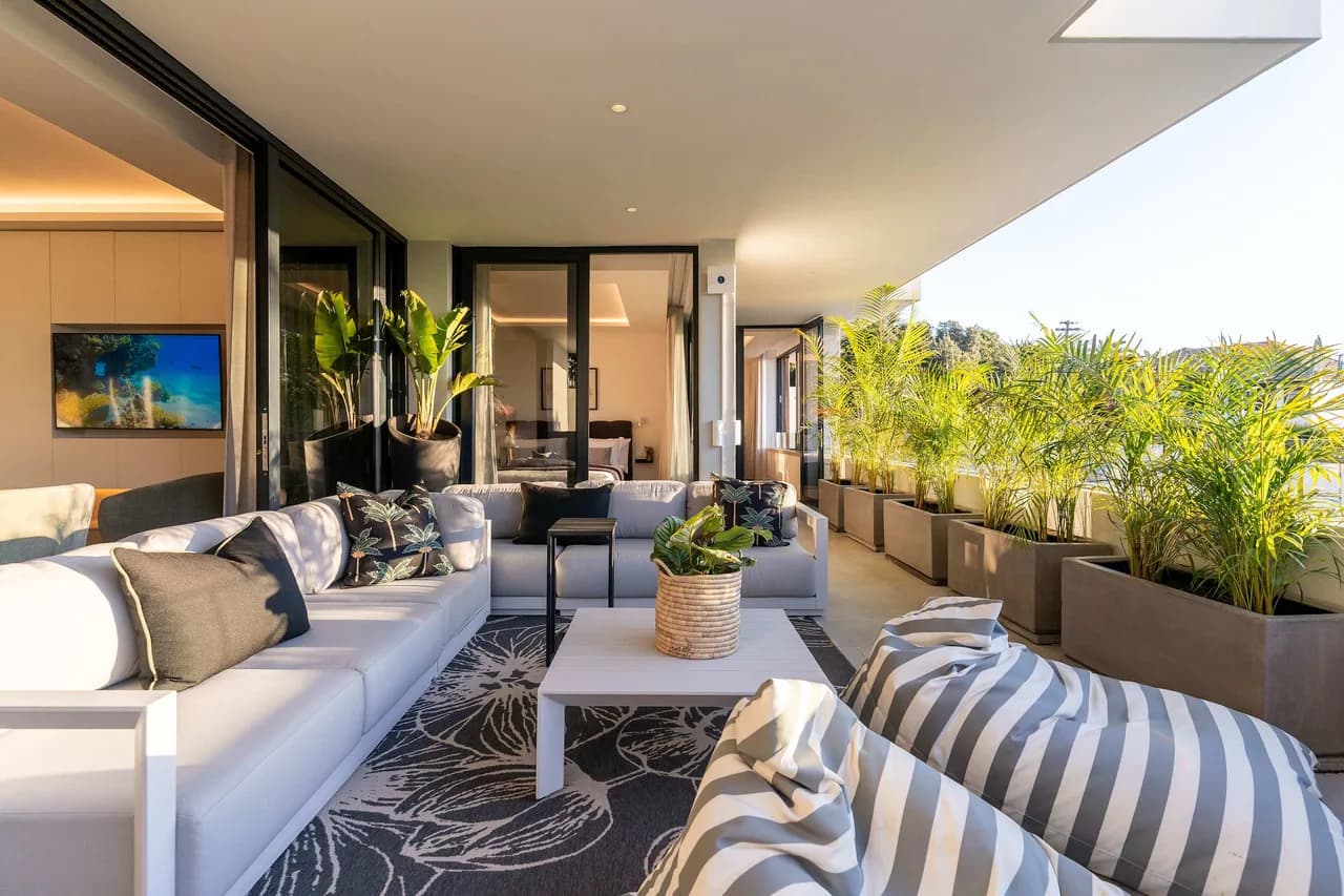 Terrace Pool Apartment in Camps Bay, Cape Town photo 5
