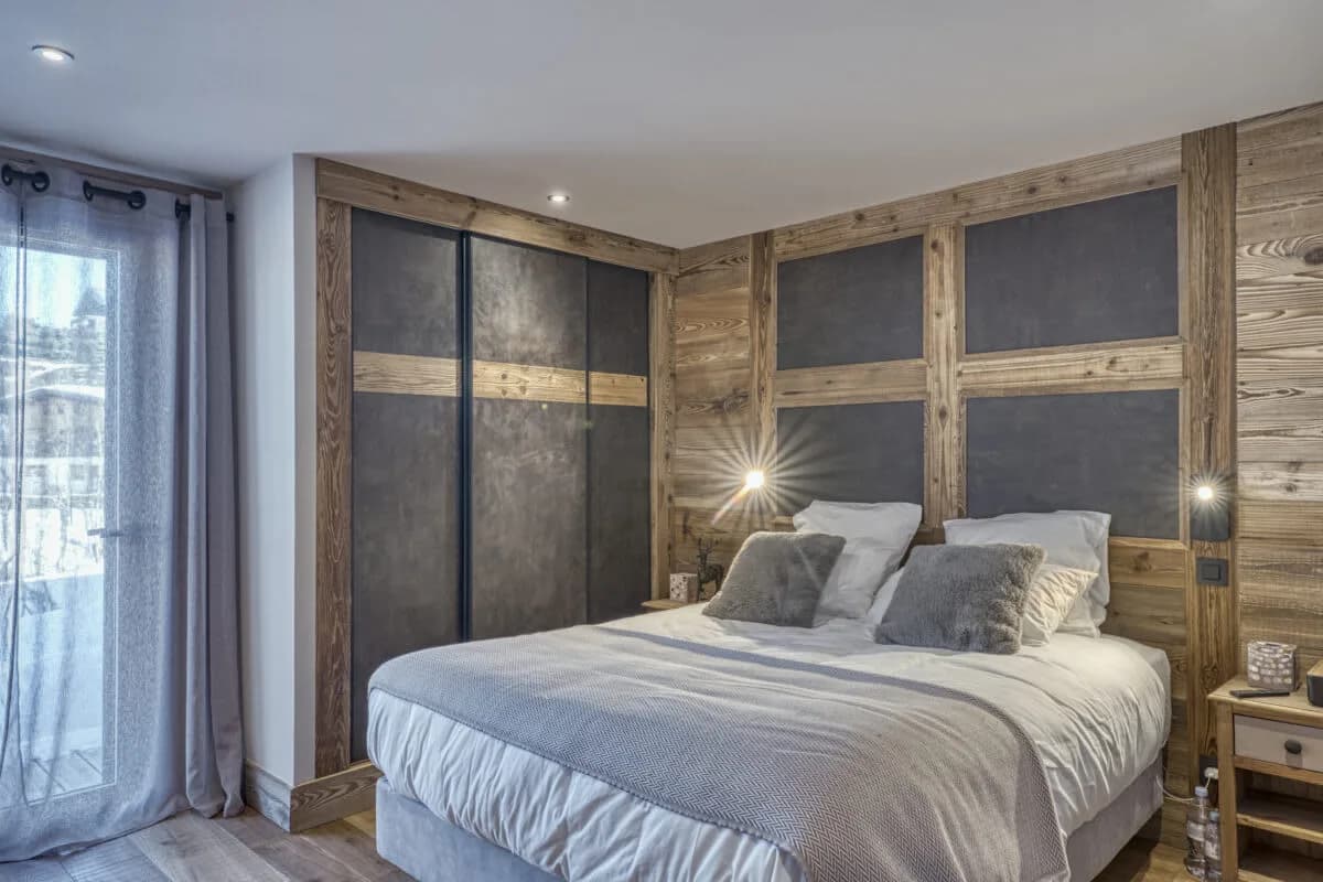 Elegant Chalet Surrounded by Alpine Calm photo 3