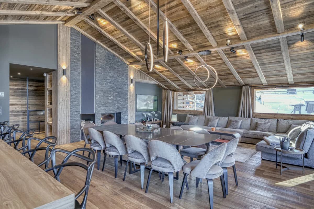Elegant Chalet Surrounded by Alpine Calm photo 4