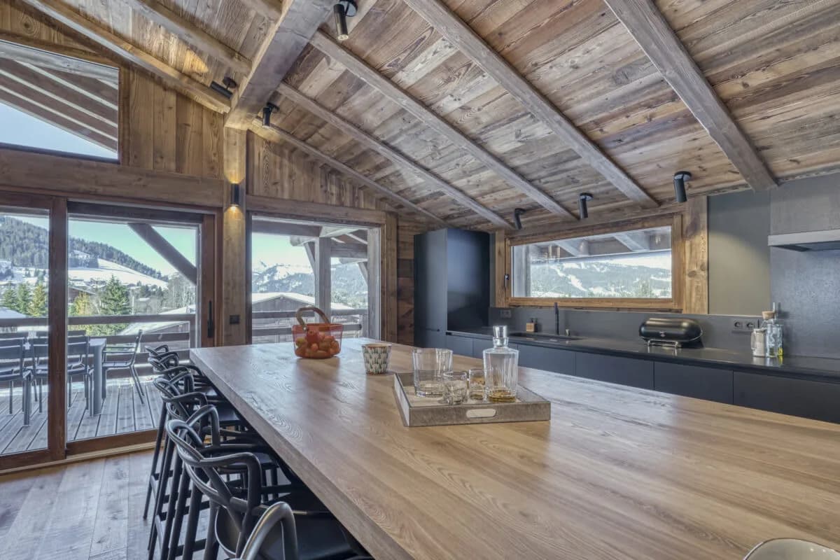 Elegant Chalet Surrounded by Alpine Calm photo 5