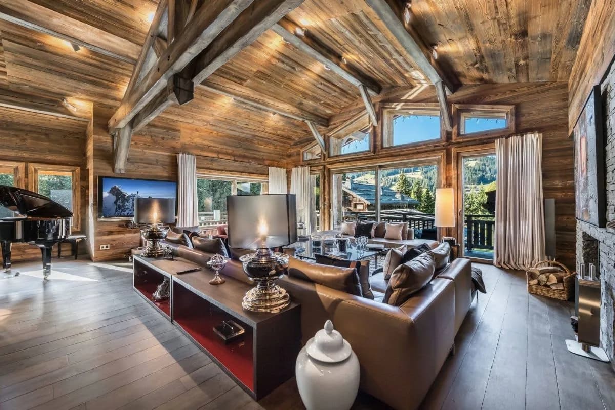 Grand Mountain Residence with Relaxation Area photo 2