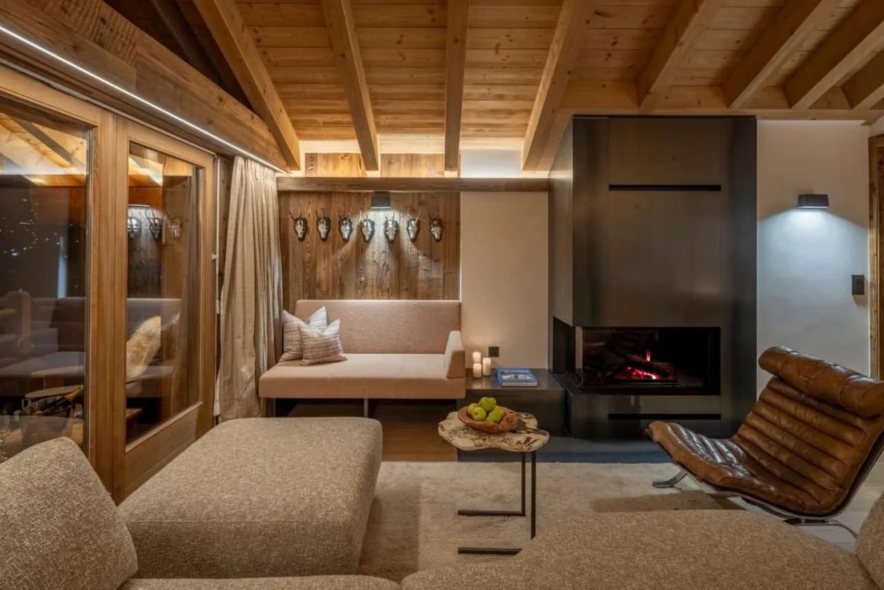 Verbier Apartment with Balcony and Fireplace photo 3
