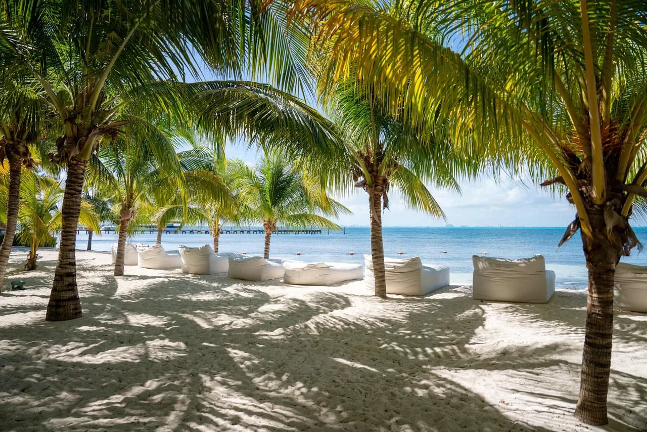 Beach Escape | 4BR | Relax & Enjoy photo 2