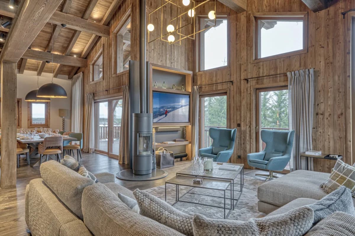 Ski-Accessible Chalet with Alpine Panoramas