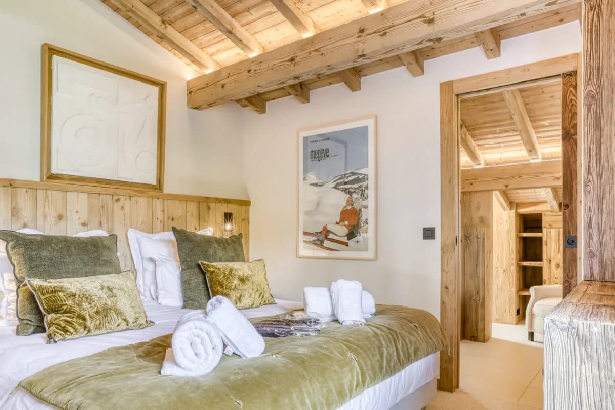 Spacious Combloux Retreat with Mountain Panorama photo 3