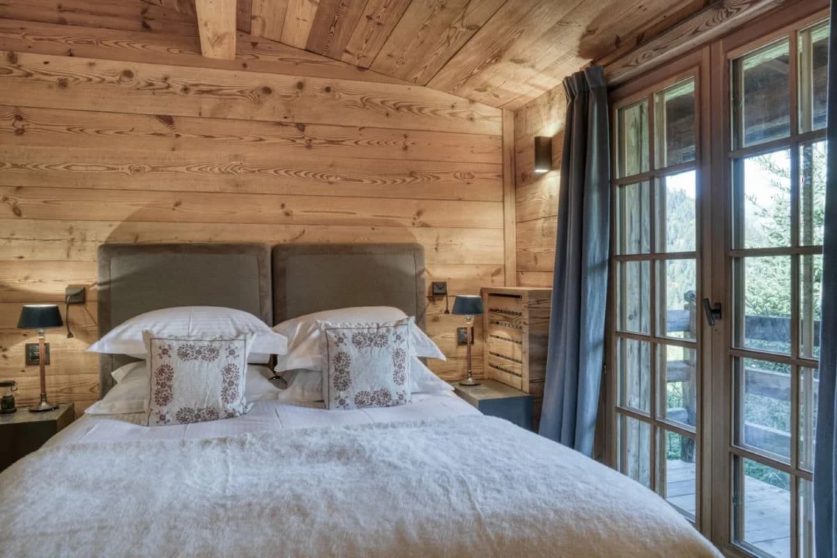 Elegant Chalet with Open Living Space photo 3