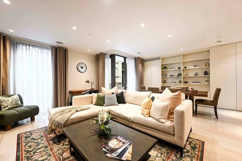 Air-Conditioned Three Bedroom Home in London