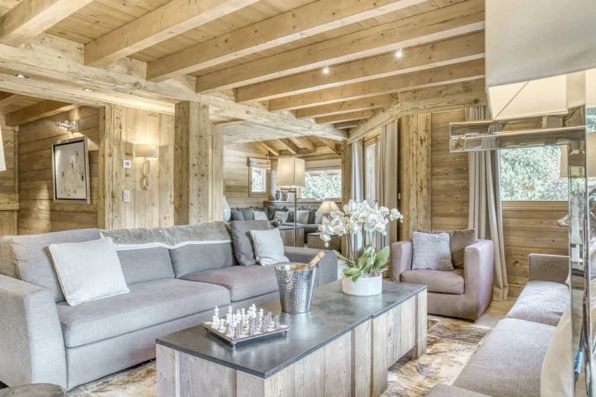 Elegant Chalet with Jacuzzi and Cinema photo 2