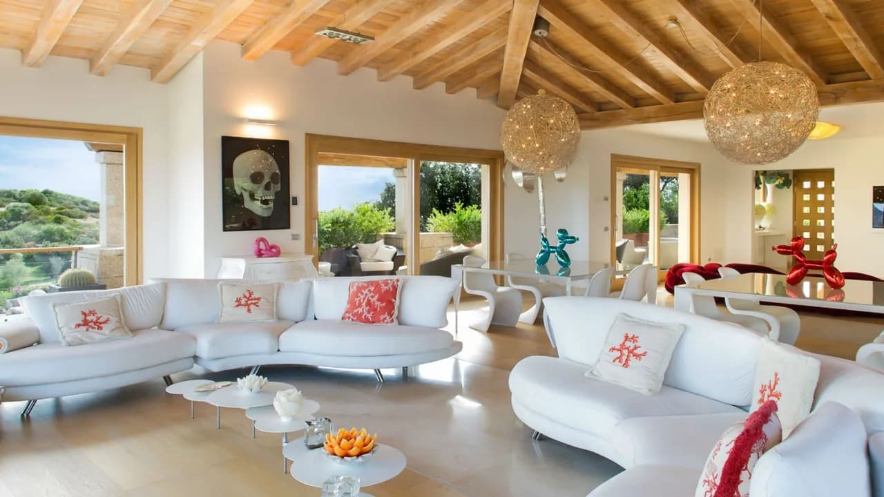 Exclusive Seaside Estate With Private Beach photo 2