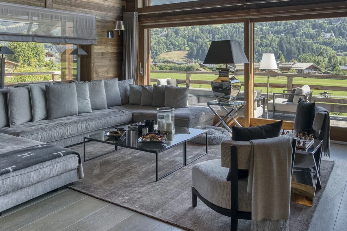 Elegant Alpine Residence with Sunlit Views photo 3