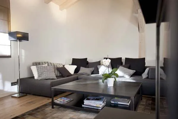 Elegant Chalet Offering Tranquility and Sunshine photo 2
