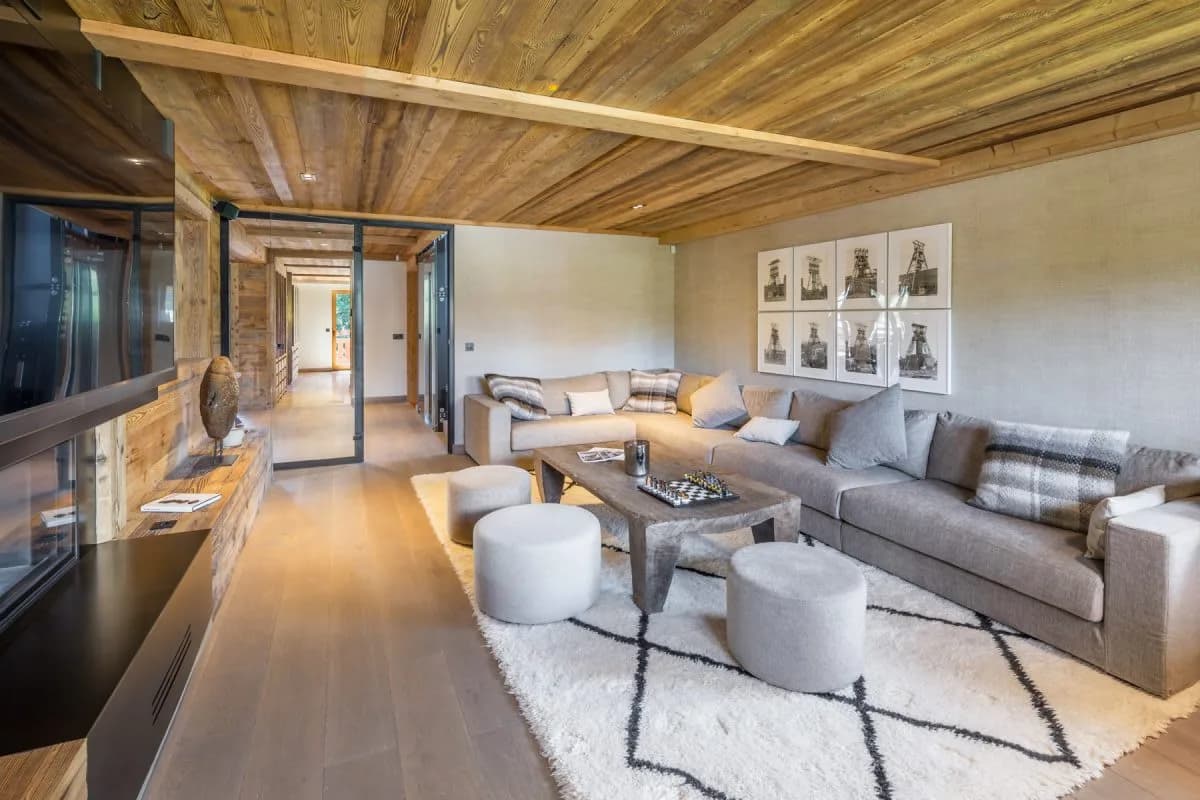Grand Chalet with Pool and Mountain Views photo 3