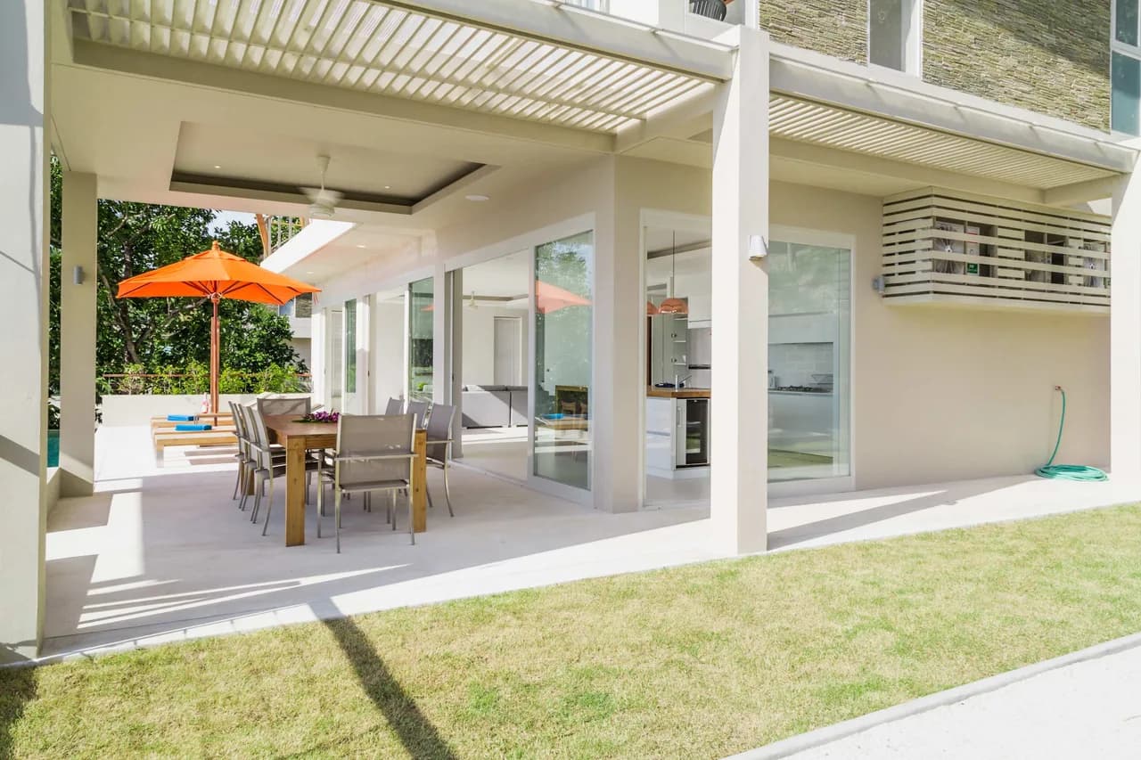 Elegant Retreat With Infinity Pool View photo 4