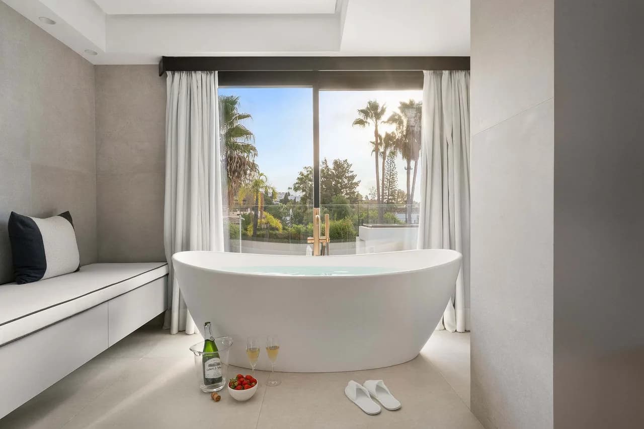 Villa with Private Heated Pool in Marbella photo 4