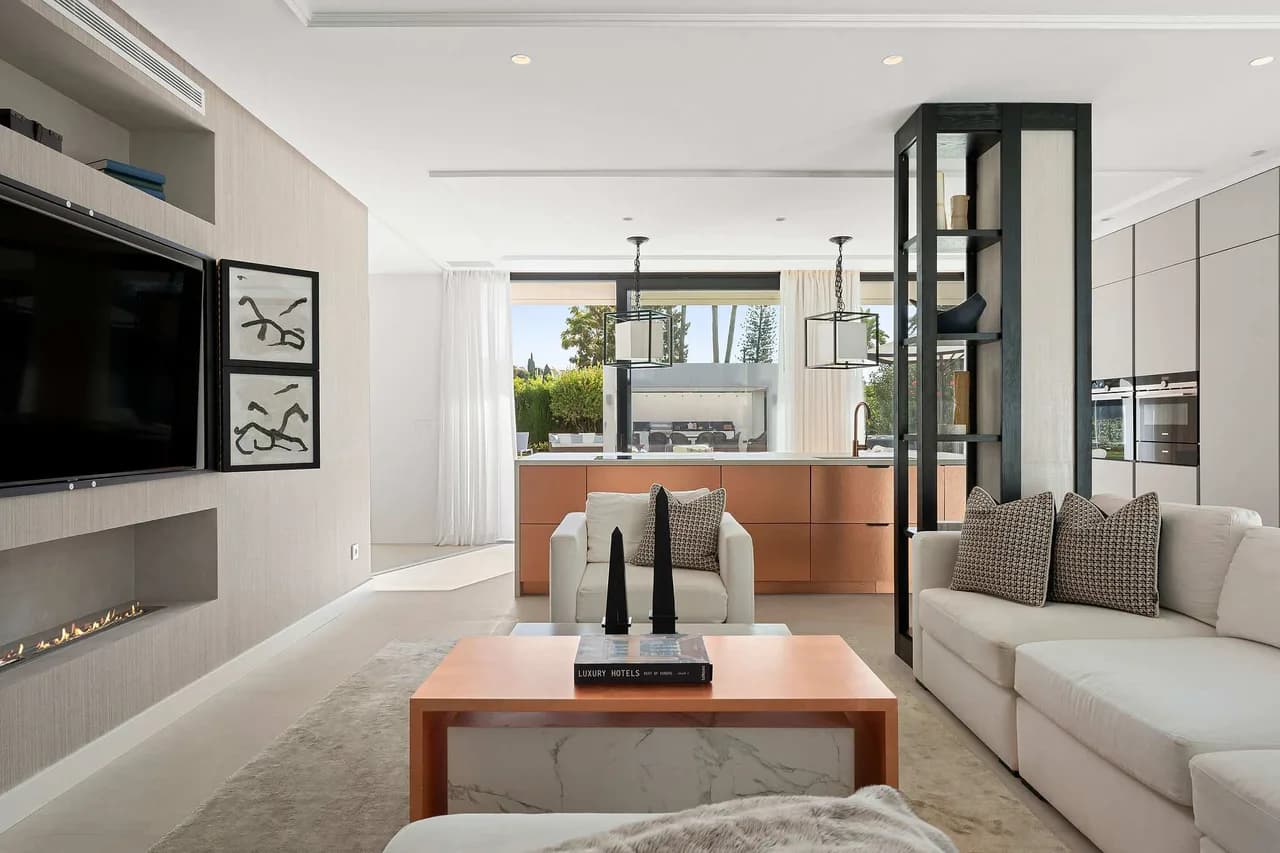 Villa with Private Heated Pool in Marbella photo 5