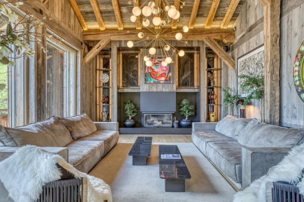 Modern Five-Level Chalet with Private Elevator photo 2
