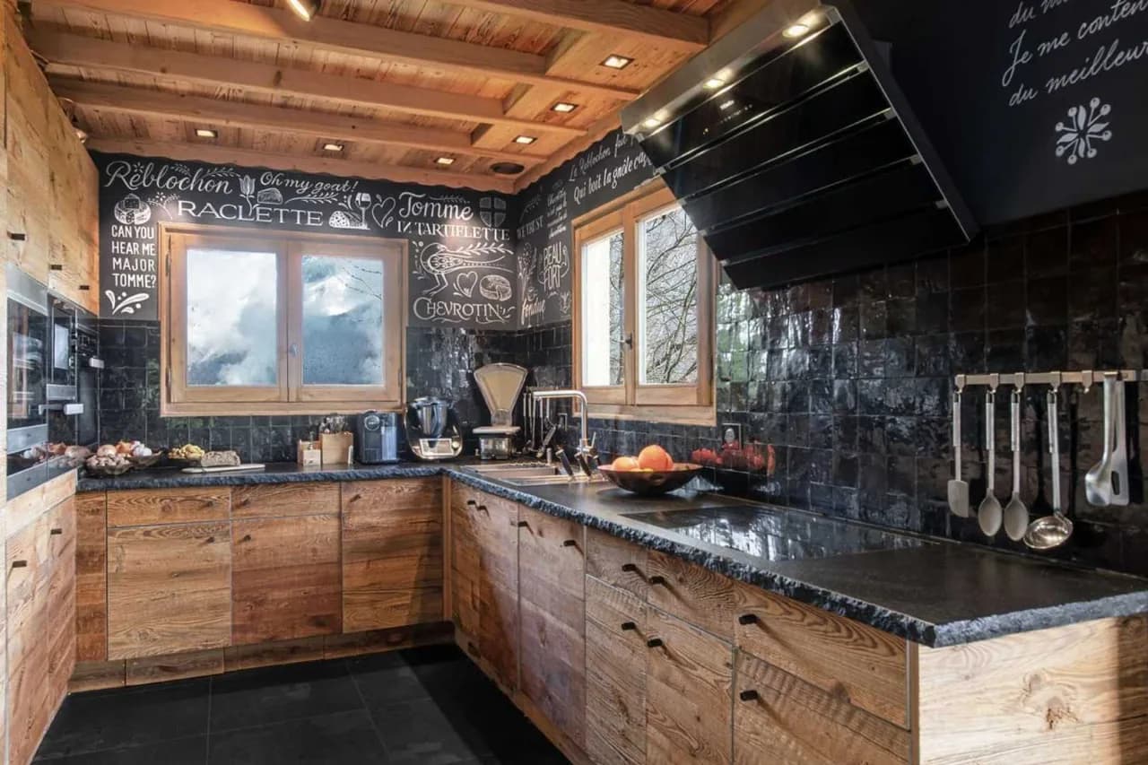 Bright Mountain Home with Kids’ Play Mezzanine photo 5