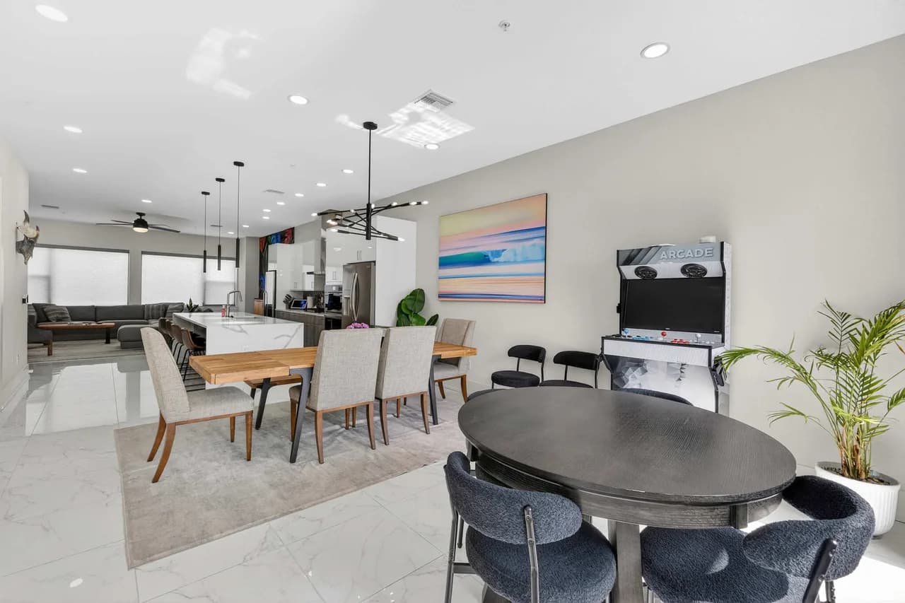 Modern 4BR Home with Rooftop Oasis photo 4