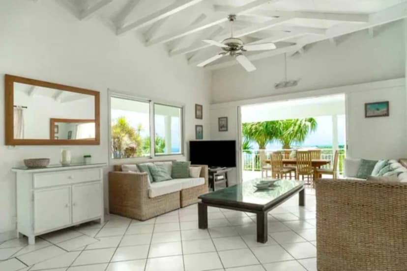 Serene Island Villa With Sweeping Views