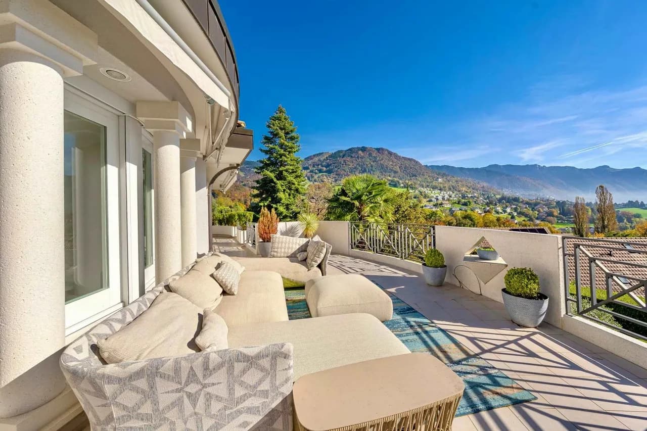 Panorama Luxe Villa — A Swiss Riviera Haven photo 2