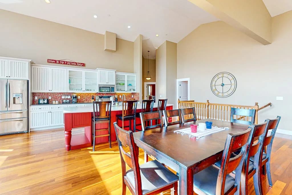 Lakefront Four Bedroom Home in Coeur d'Alene photo 3