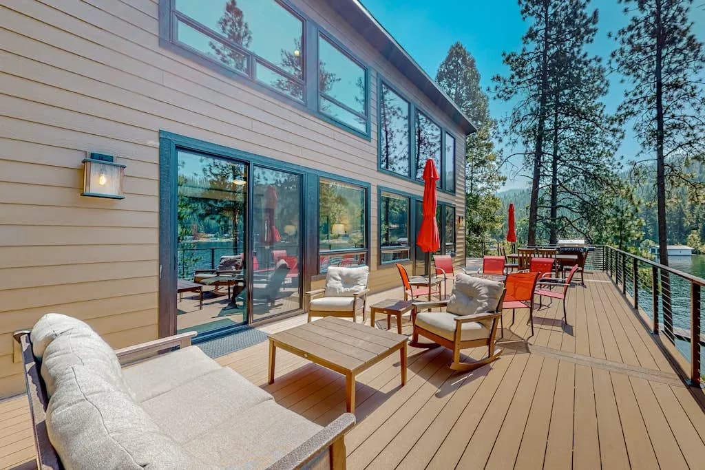 Sunset Deck Lake House in Harrison, Idaho photo 5