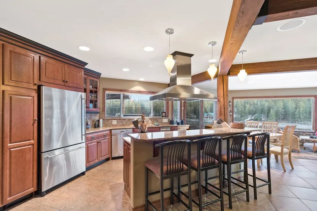 Lakeside Four Bedroom Lodge in Coeur d'Alene Area photo 4