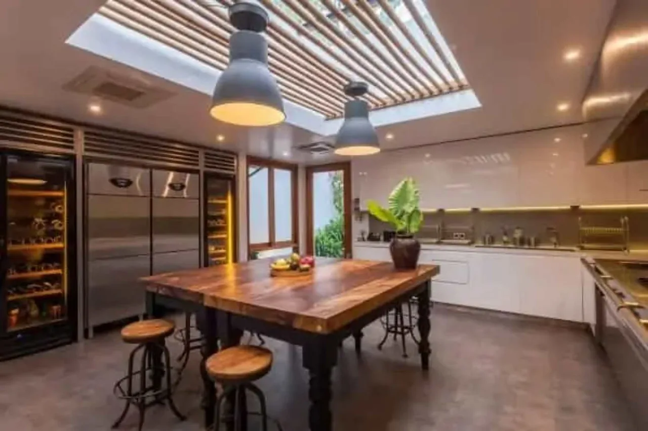 Luxury Cliffside Retreat With Panoramic Views photo 5