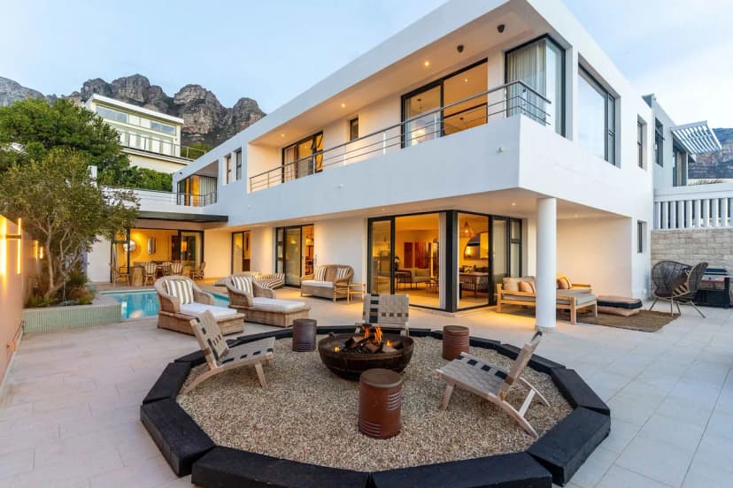 Ocean View Five Bedroom Villa in Camps Bay