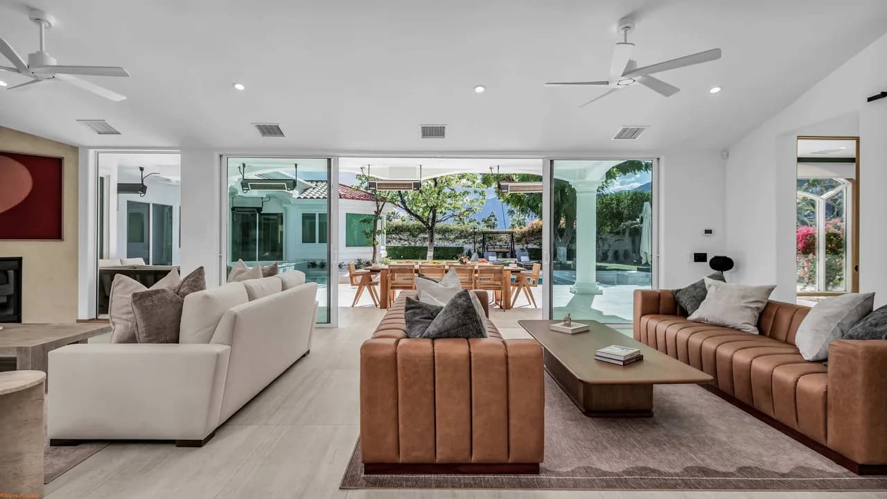 Luxury Poolside Estate in Palm Springs photo 2