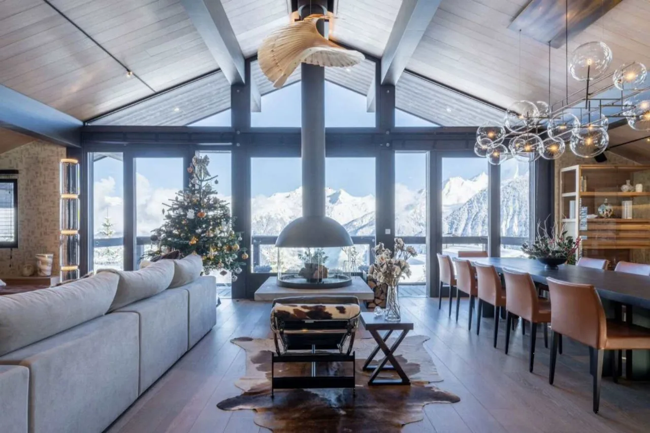 Grand Alpine Residence with Heated Pool photo 2