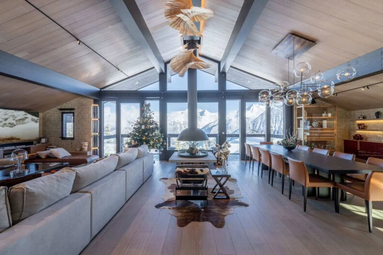 Grand Alpine Residence with Heated Pool photo 5