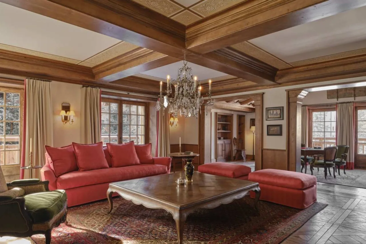 Ski-Side Chalet With Premium Amenities