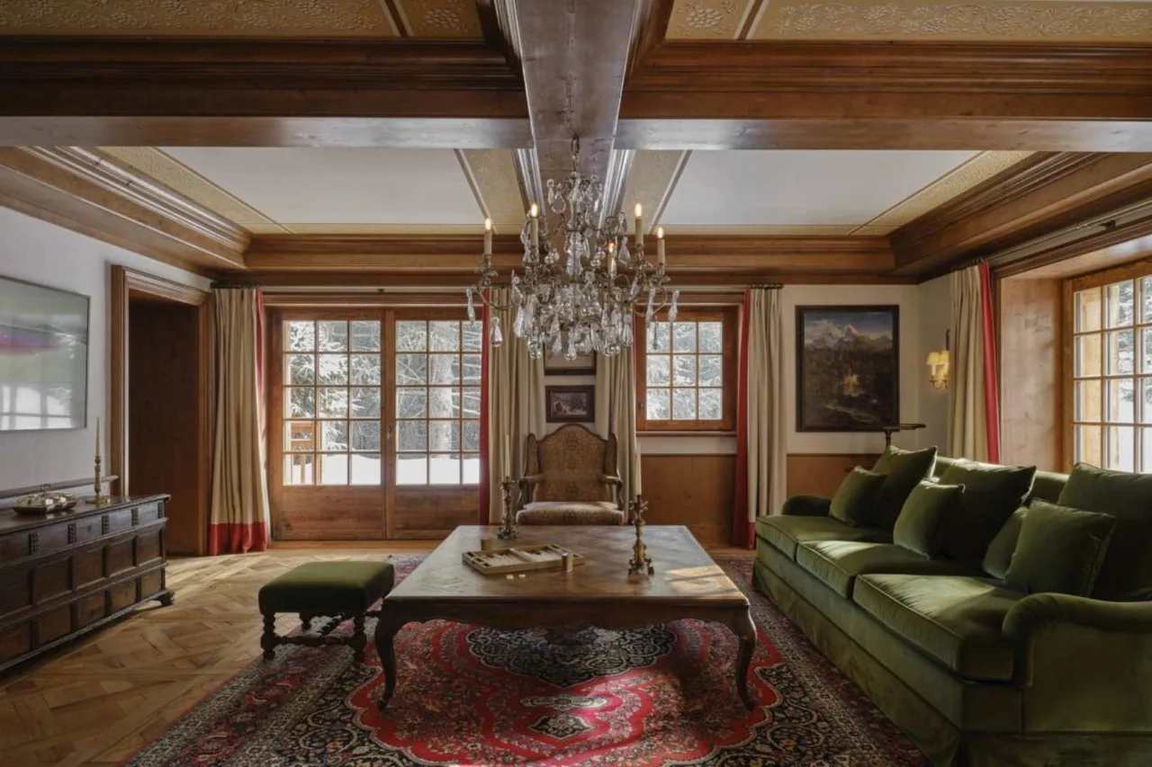 Ski-Side Chalet With Premium Amenities photo 2