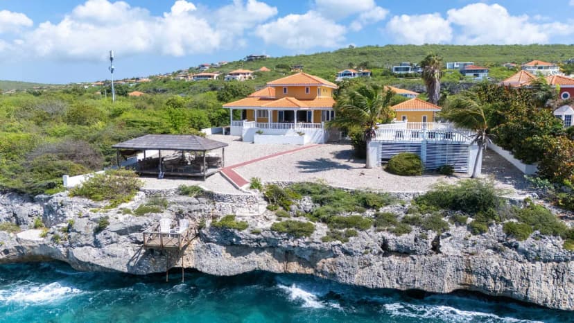 Spacious Oceanview Villa with Private Pool