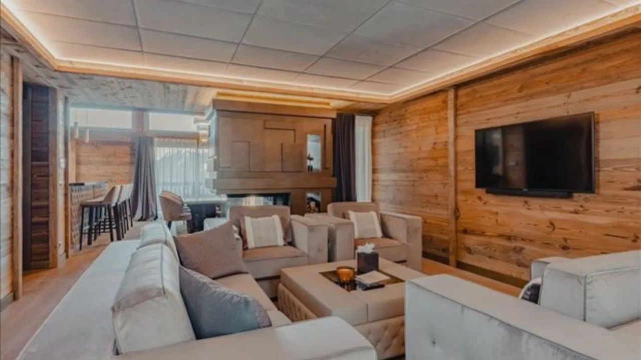 5BR Courchevel Chalet With Spa Access photo 2