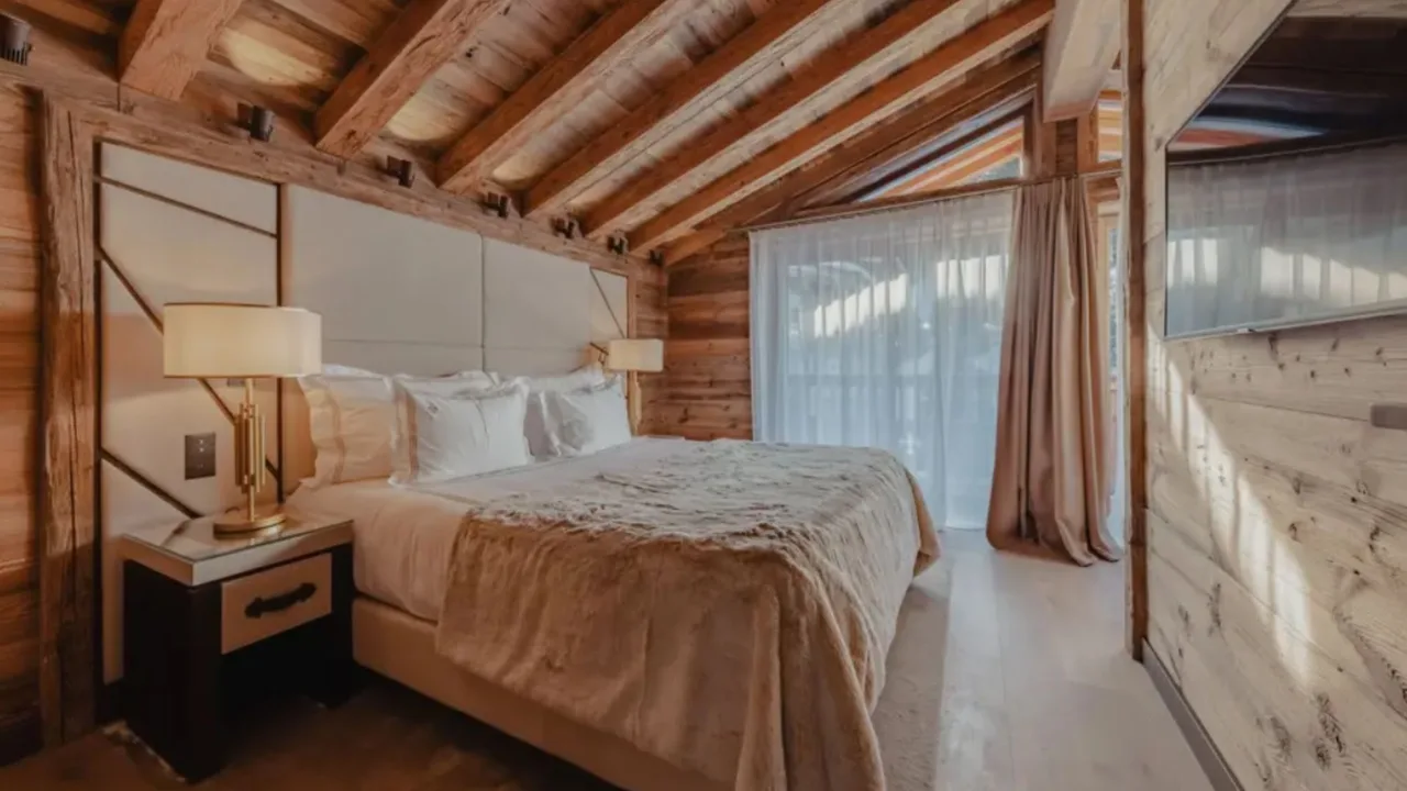 5BR Courchevel Chalet With Spa Access photo 3
