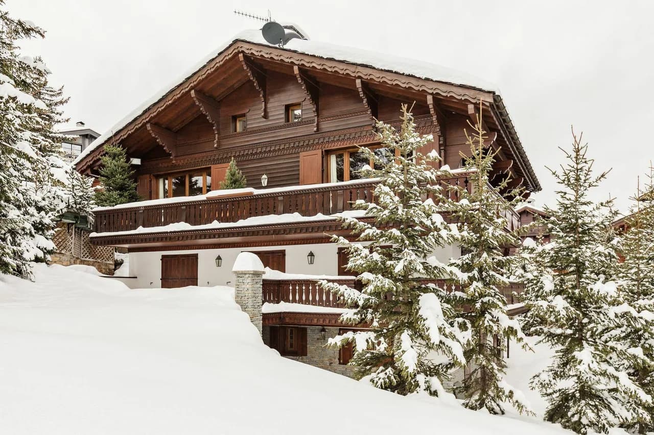 Grand Alpine Chalet With Indoor Pool