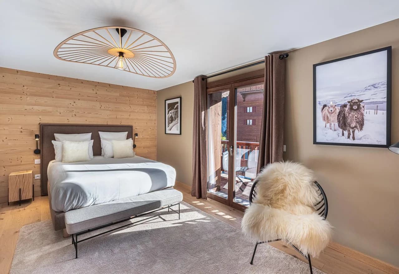 Modern Courchevel Chalet With Terrace Views photo 3