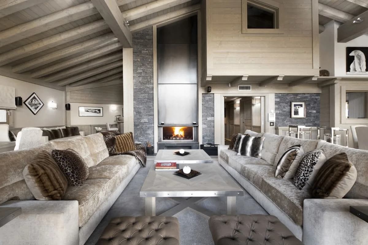 Tranquil Ski-In Retreat With Large Balcony